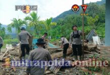 Sat Brimob Polda Sumbar Laksanakan SAR dan Pembersihan Longsor Susulan di Maninjau